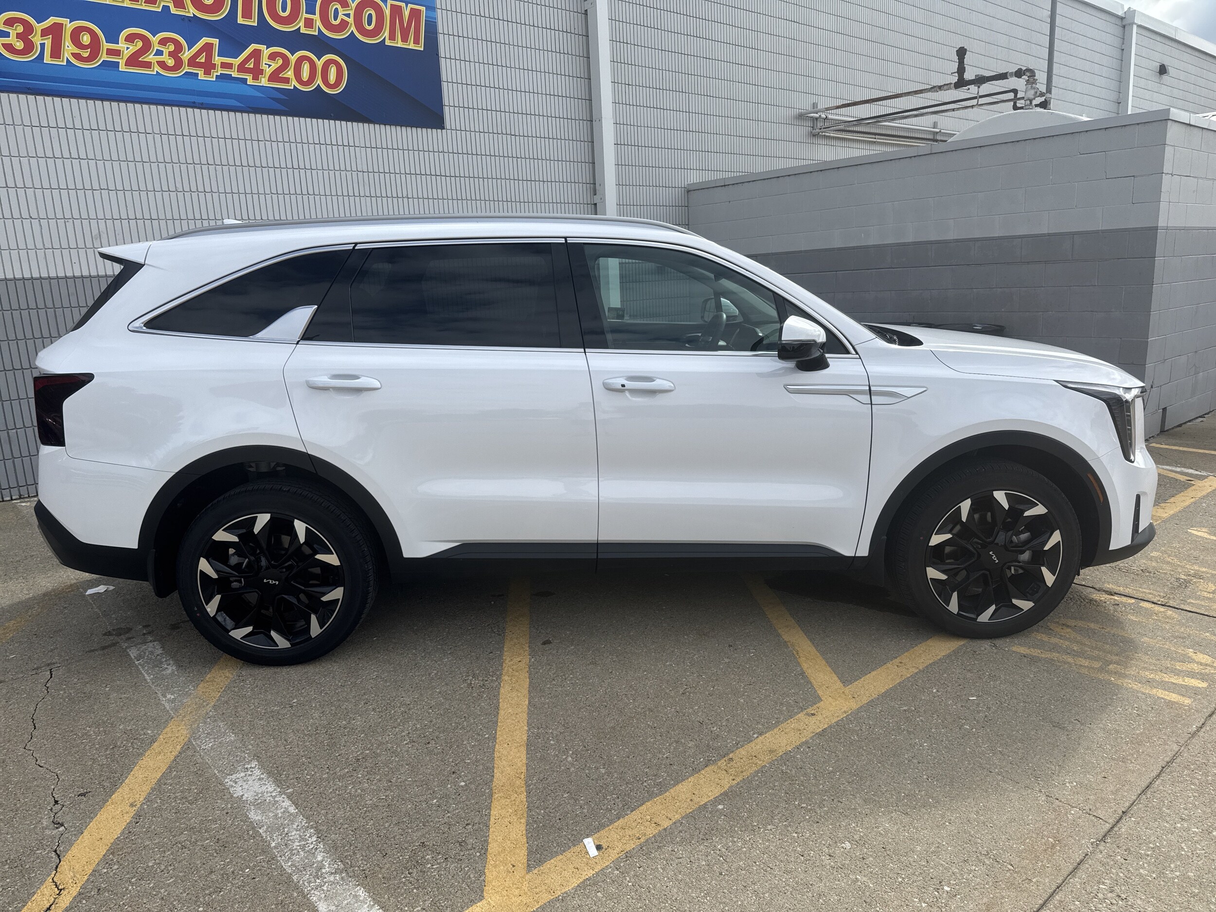 2026 Kia Sorento EX - Photo 4