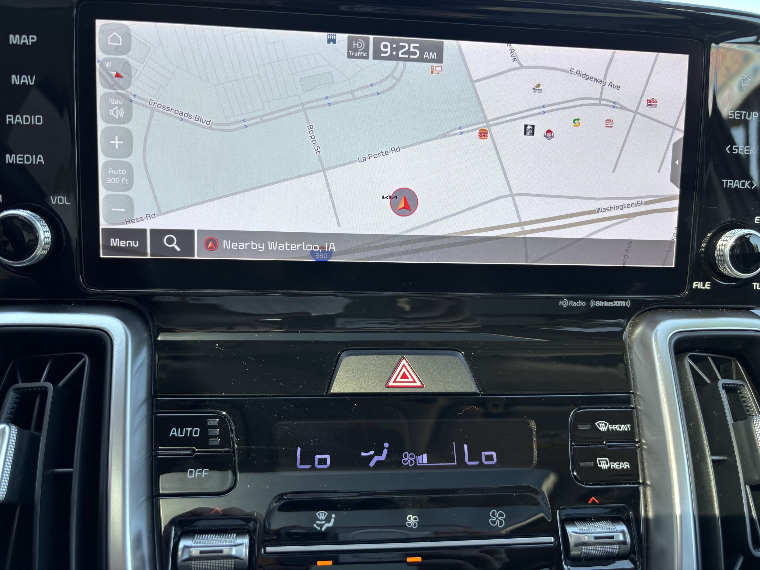 2022 Kia Sorento S - Photo 14