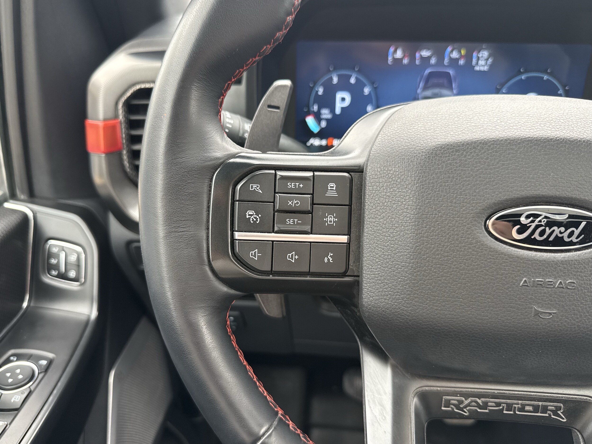 2024 Ford F-150 Raptor - Photo 16