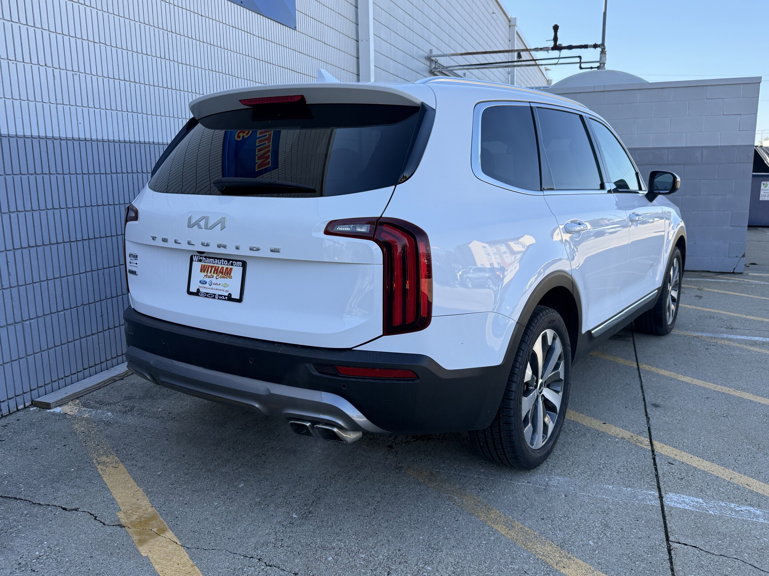 2022 Kia Telluride EX photo 2