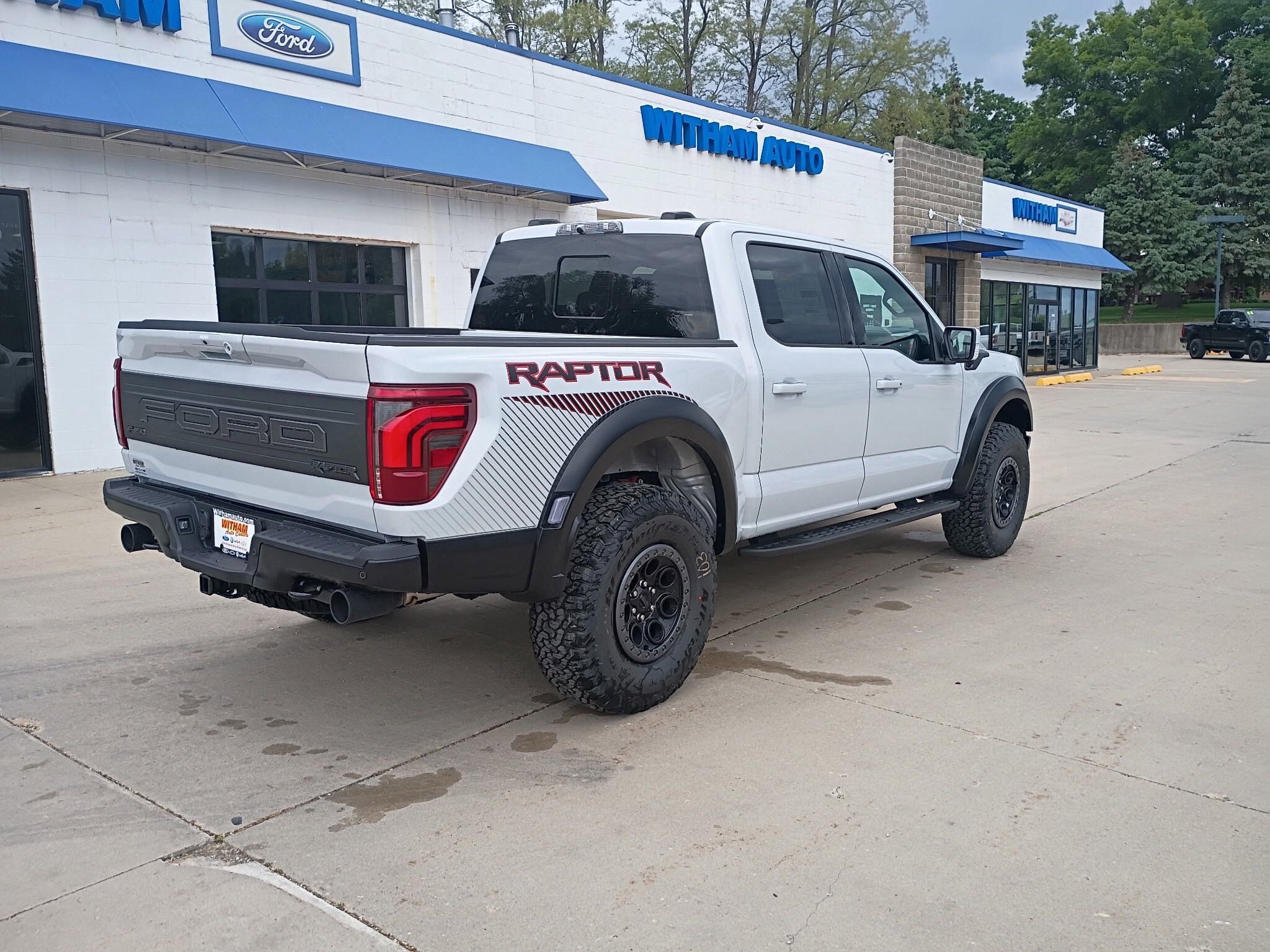 2025 Ford F-150 Raptor photo 2