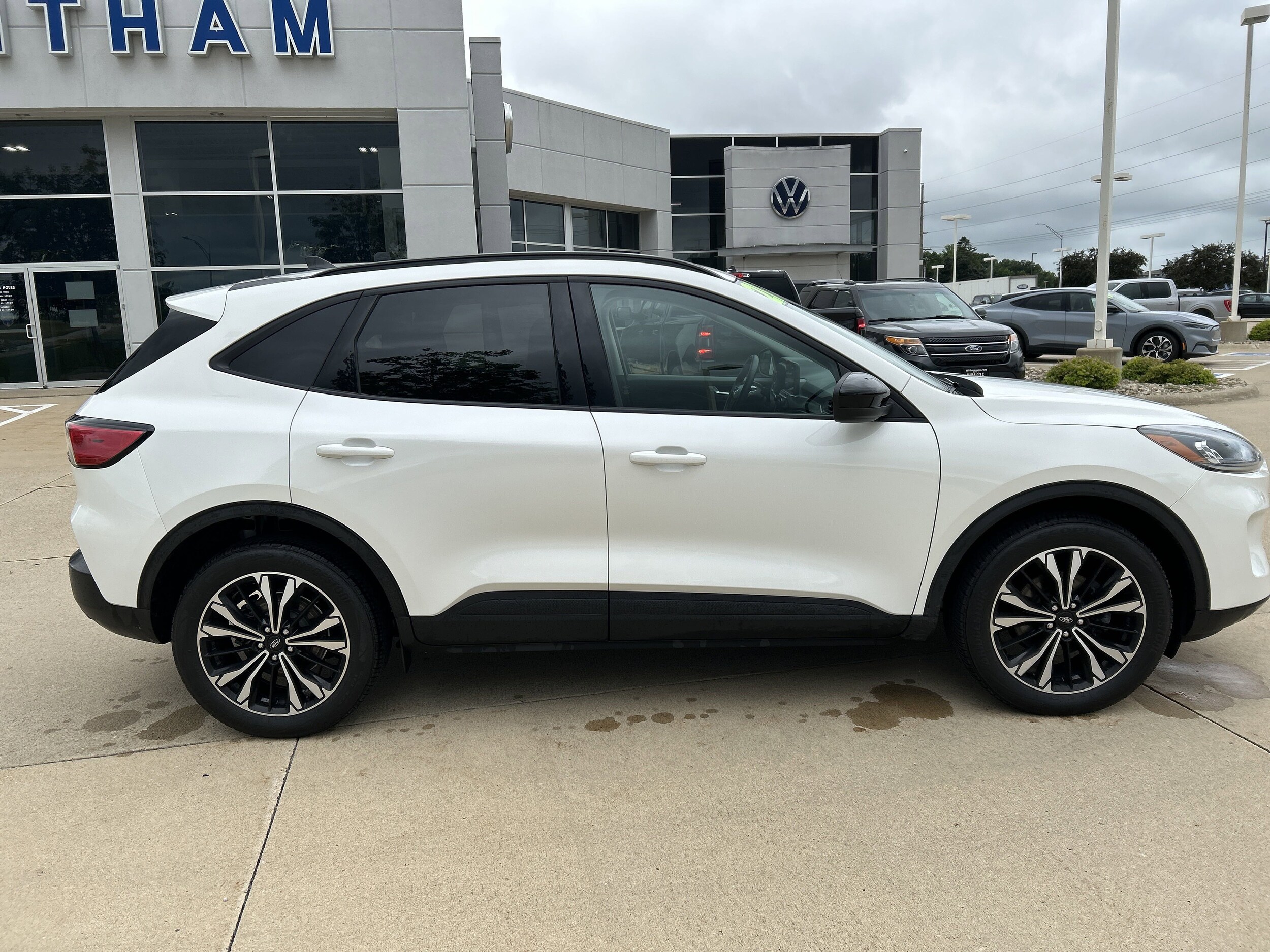 2021 Ford Escape SEL photo 3