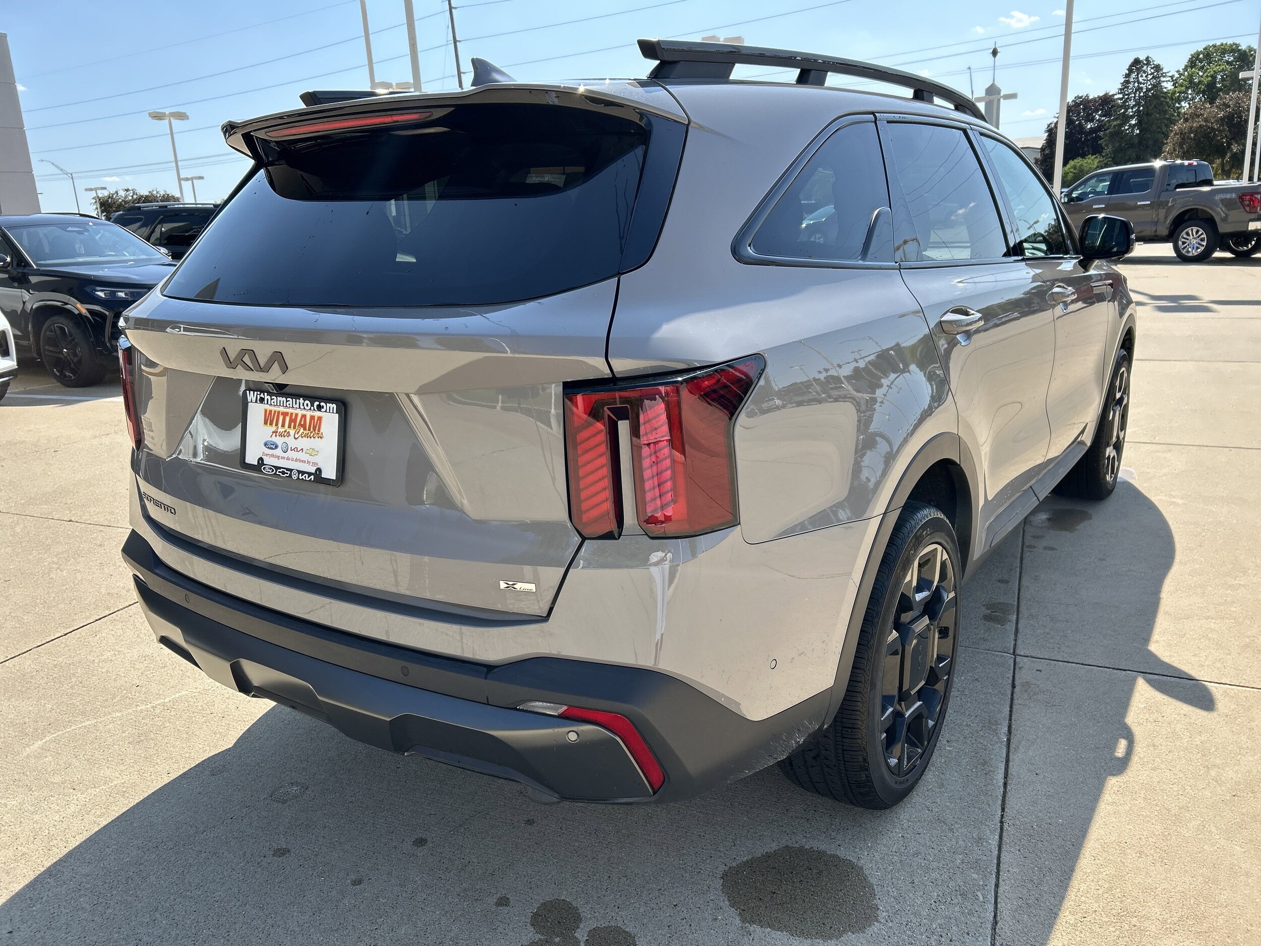 2025 Kia Sorento X-Line SX photo 2