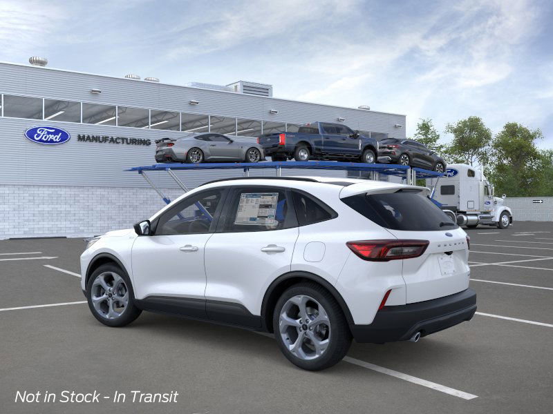2026 Ford Escape ST-Line photo 4