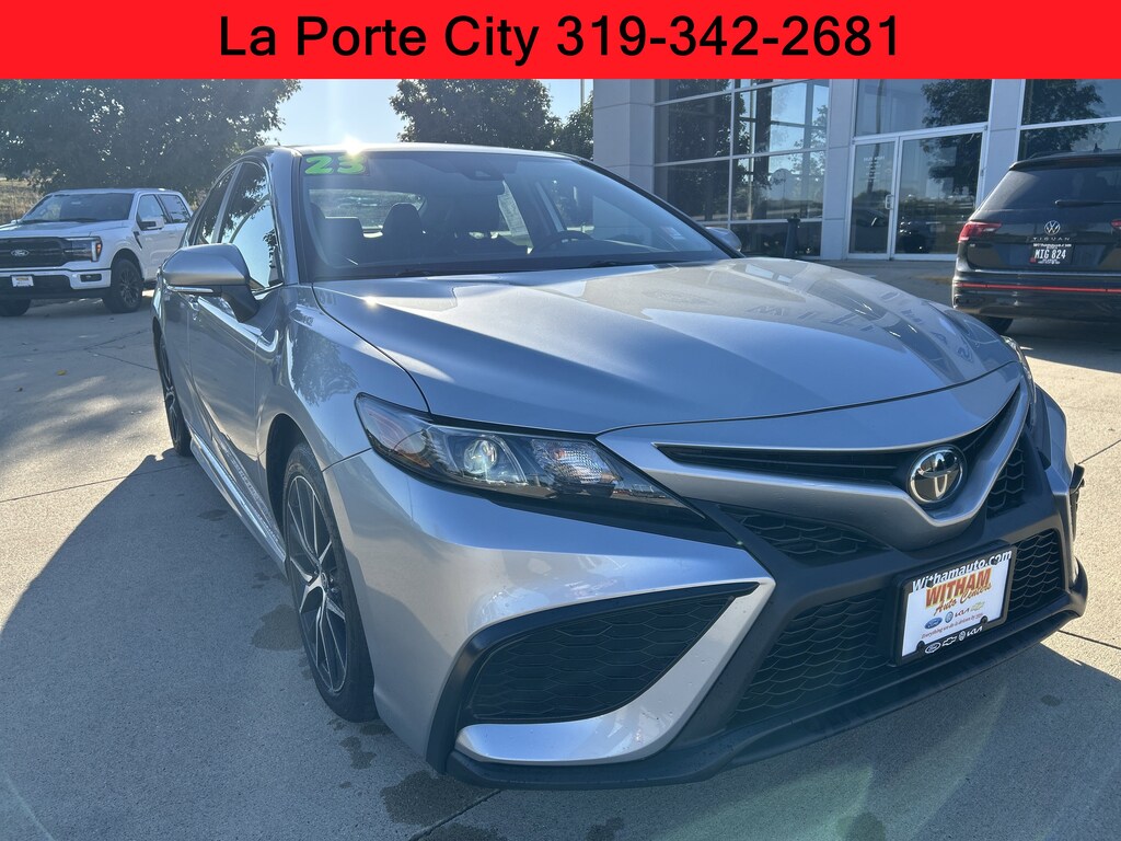 Used 2023 Toyota Camry SE Sedan