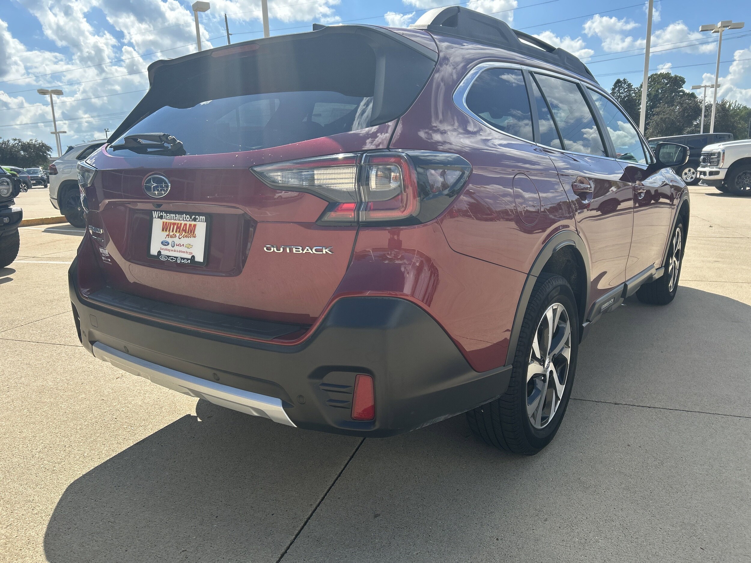 2020 Subaru Outback Limited photo 2