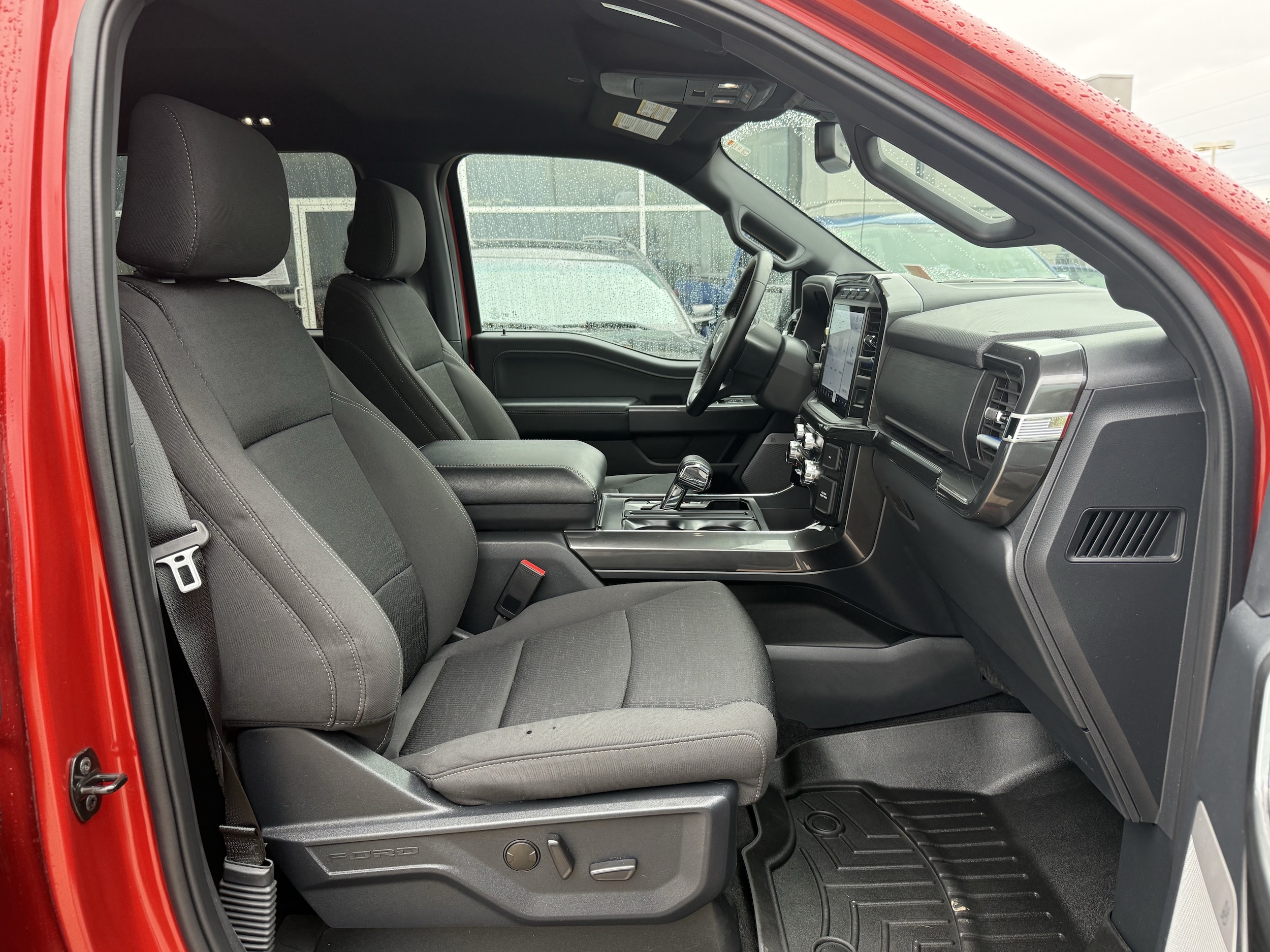 2023 Ford F-150 XLT - Photo 5