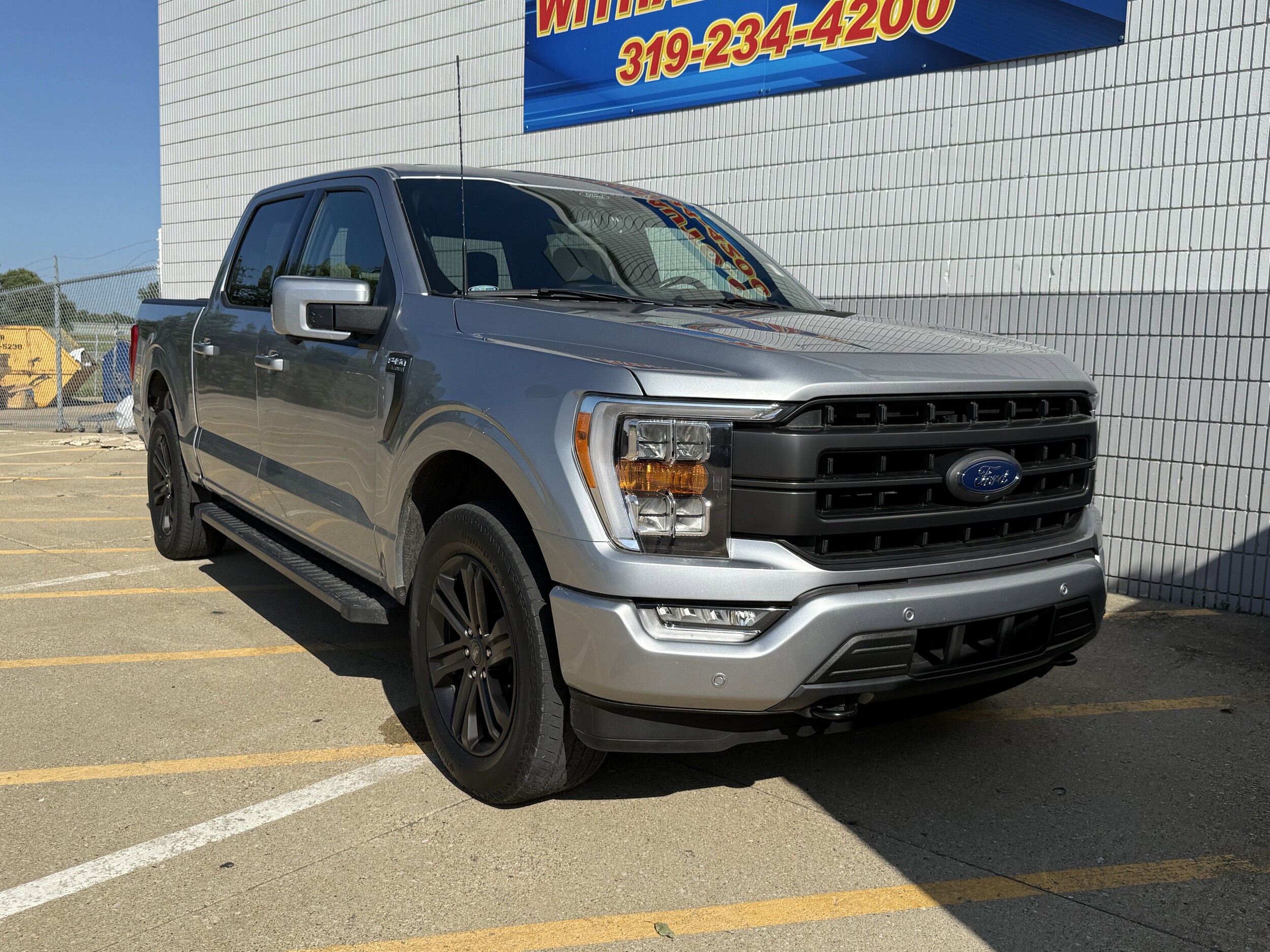 2021 Ford F-150 Lariat photo 2