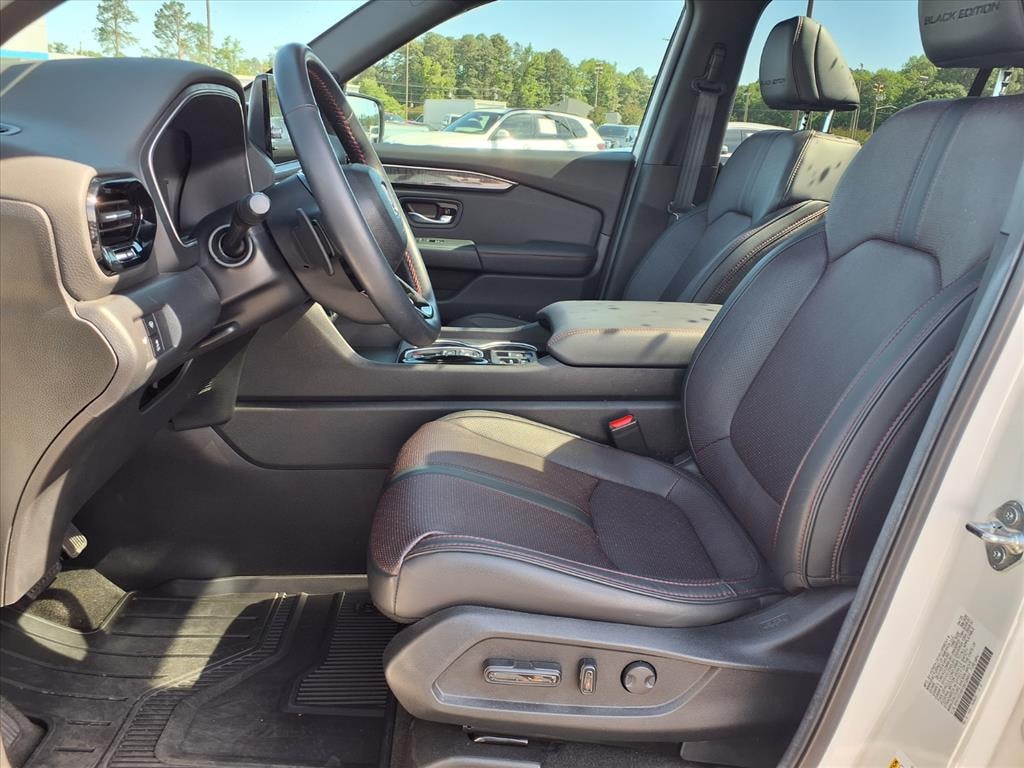 Used 2025 Honda Pilot Black Edition