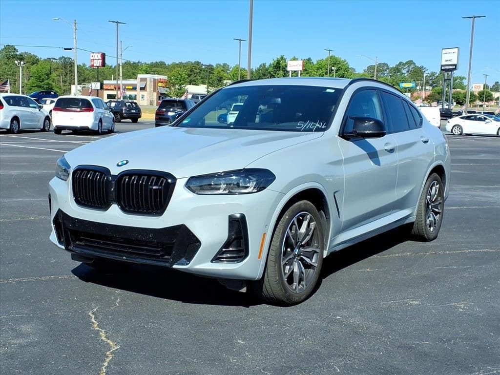2023 BMW X4 M40i's photo