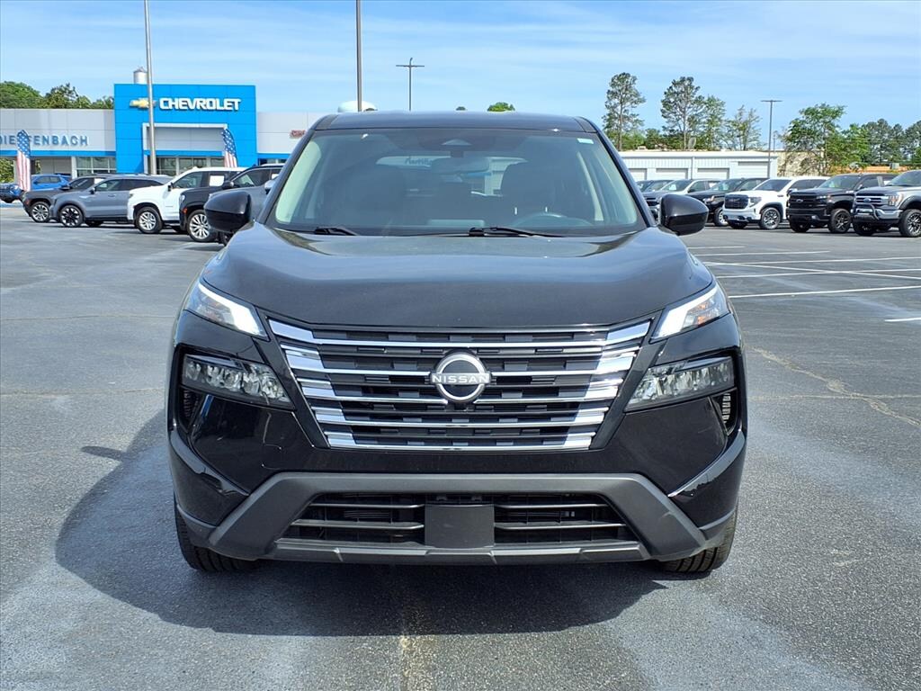 Used 2024 Nissan Rogue SV