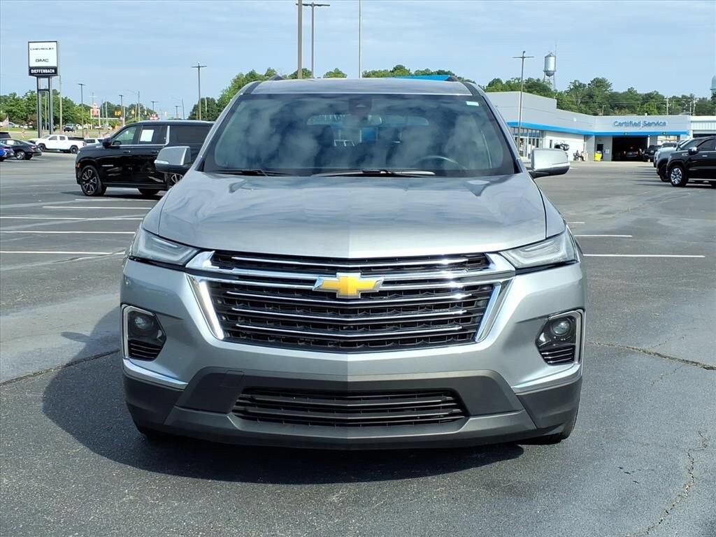 Used 2023 Chevrolet Traverse LT Cloth SUV