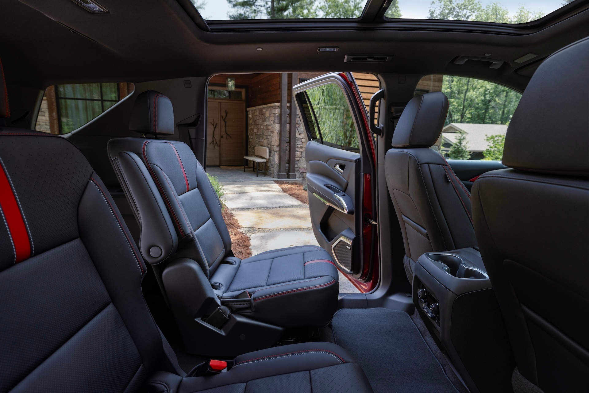 2024-chevrolet-traverse-rs-rear-seat-space.jpg
