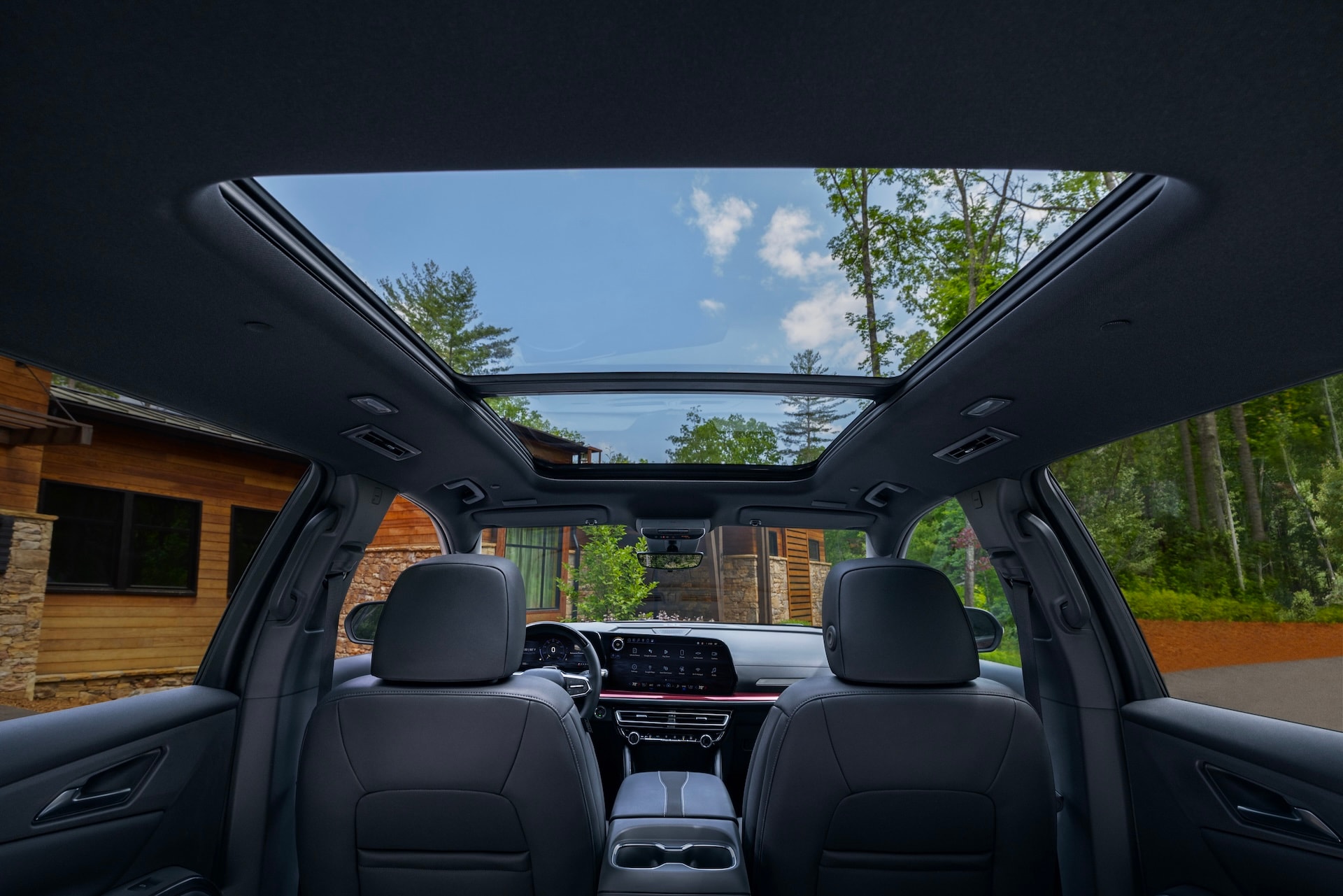 2024-chevrolet-traverse-rs-panoramic_roof.jpg