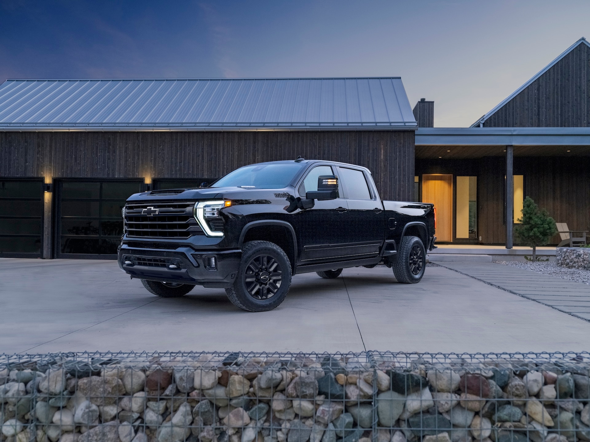 2024-chevrolet-silverado-2500hd-high-country-Midnight-driver-1.4.jpg