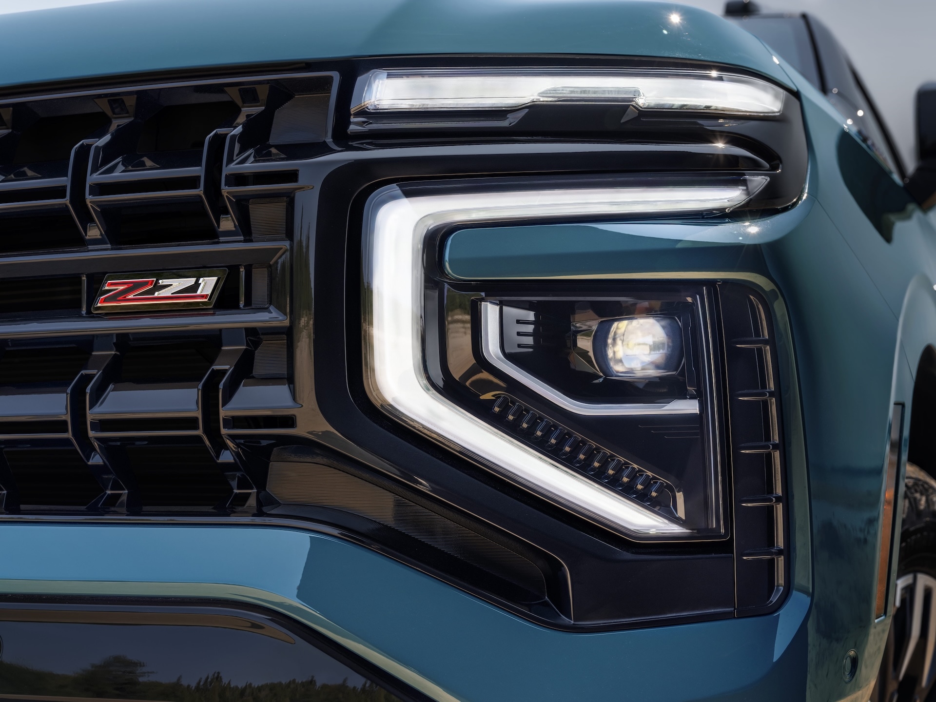 2025-chevrolet-tahoe-z71-headlights.jpg