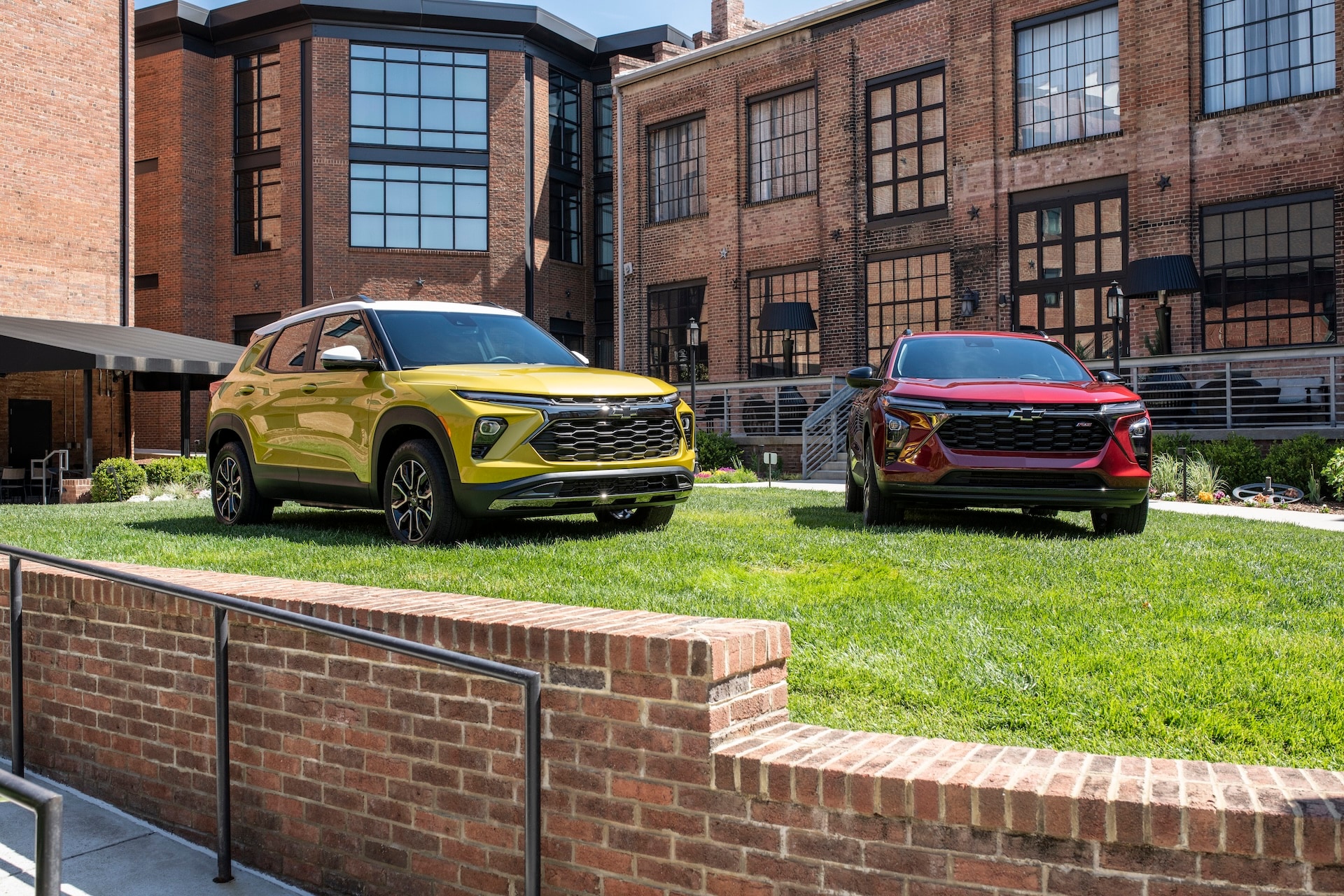 2024-chevrolet-trax-rs-lineup.jpg
