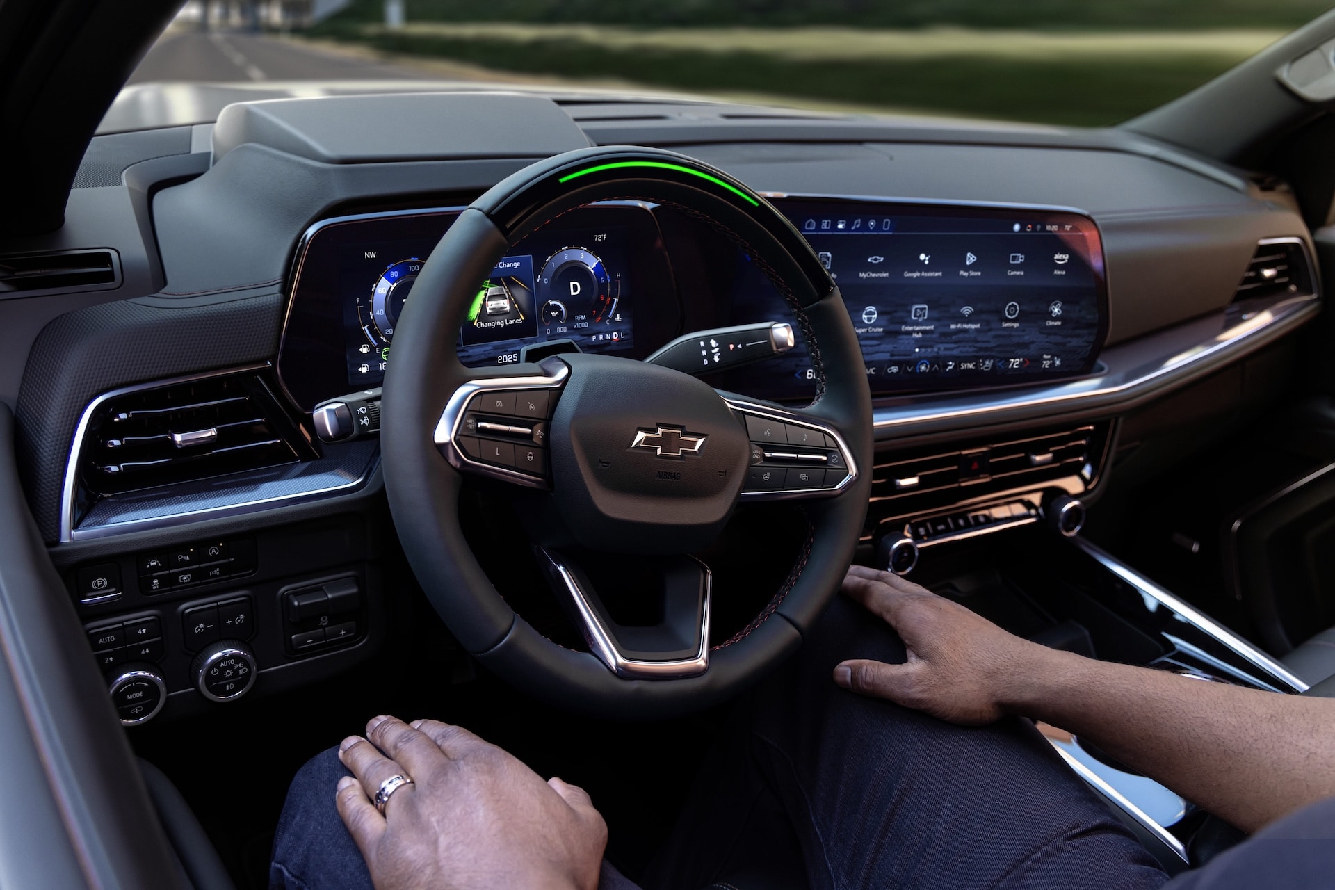 2025-chevrolet-tahoe-rst-SuperCruise.jpg