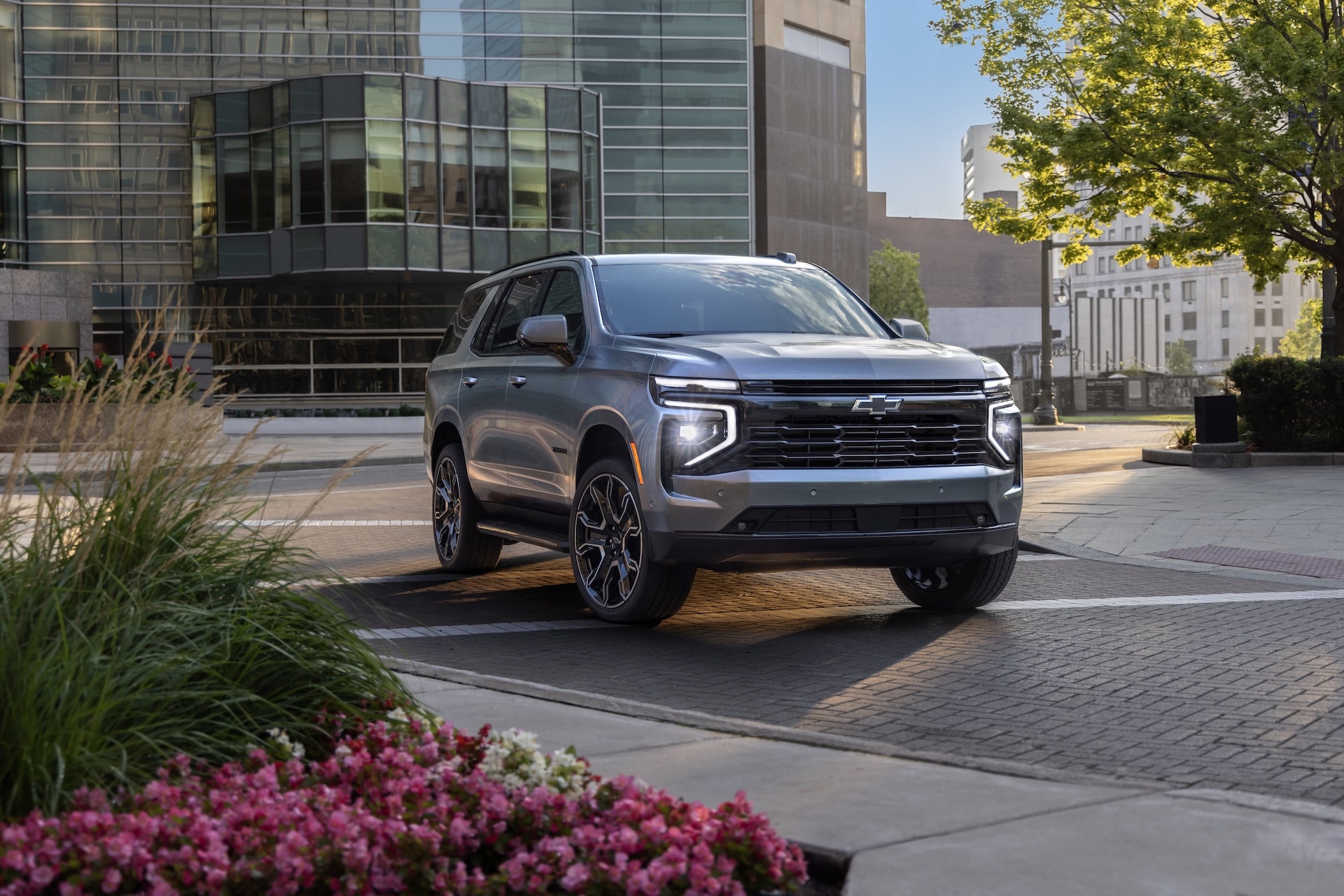 2025-chevrolet-tahoe-rst-passenger-1.4.jpg