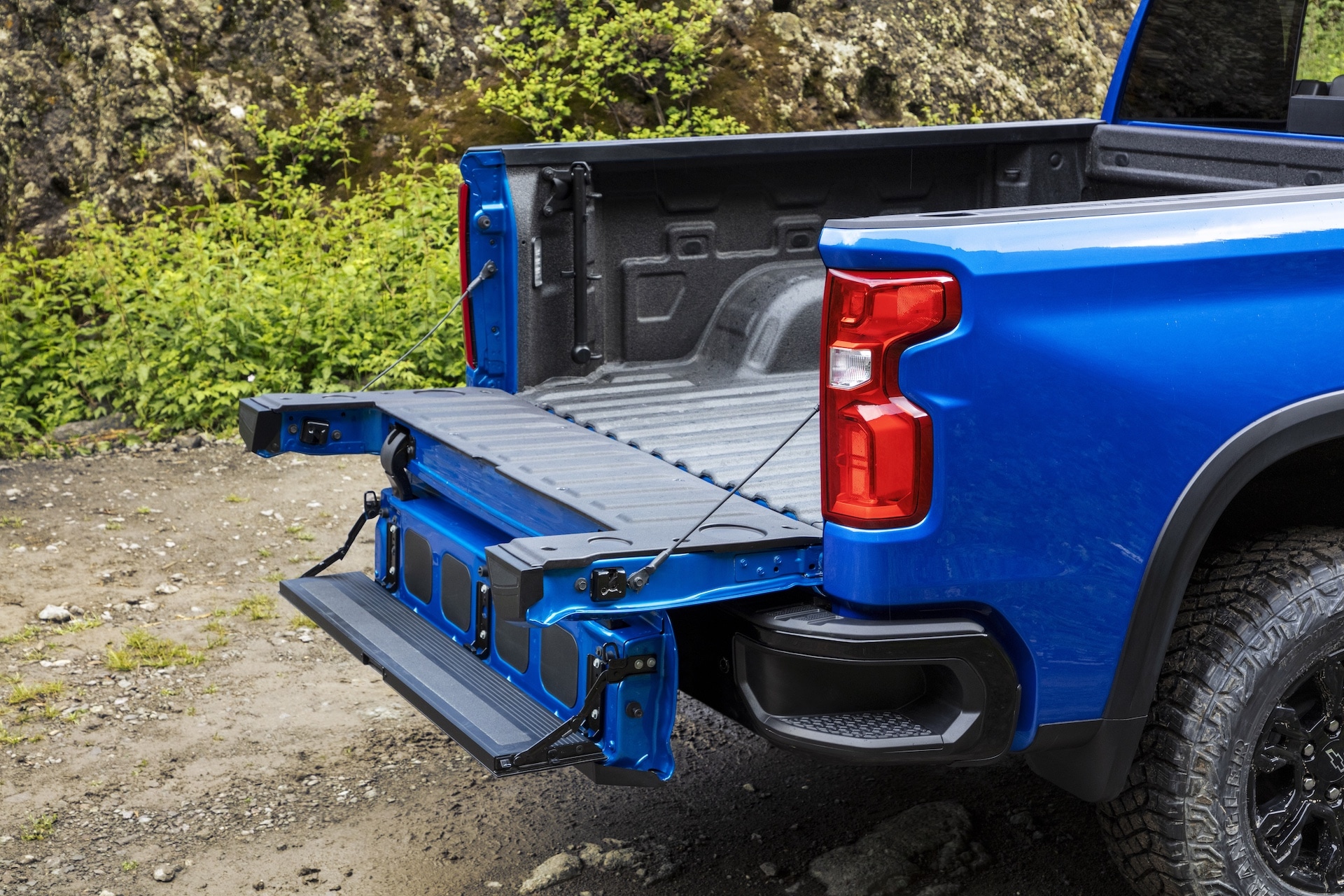 2023-chevrolet-silverado-002.jpg