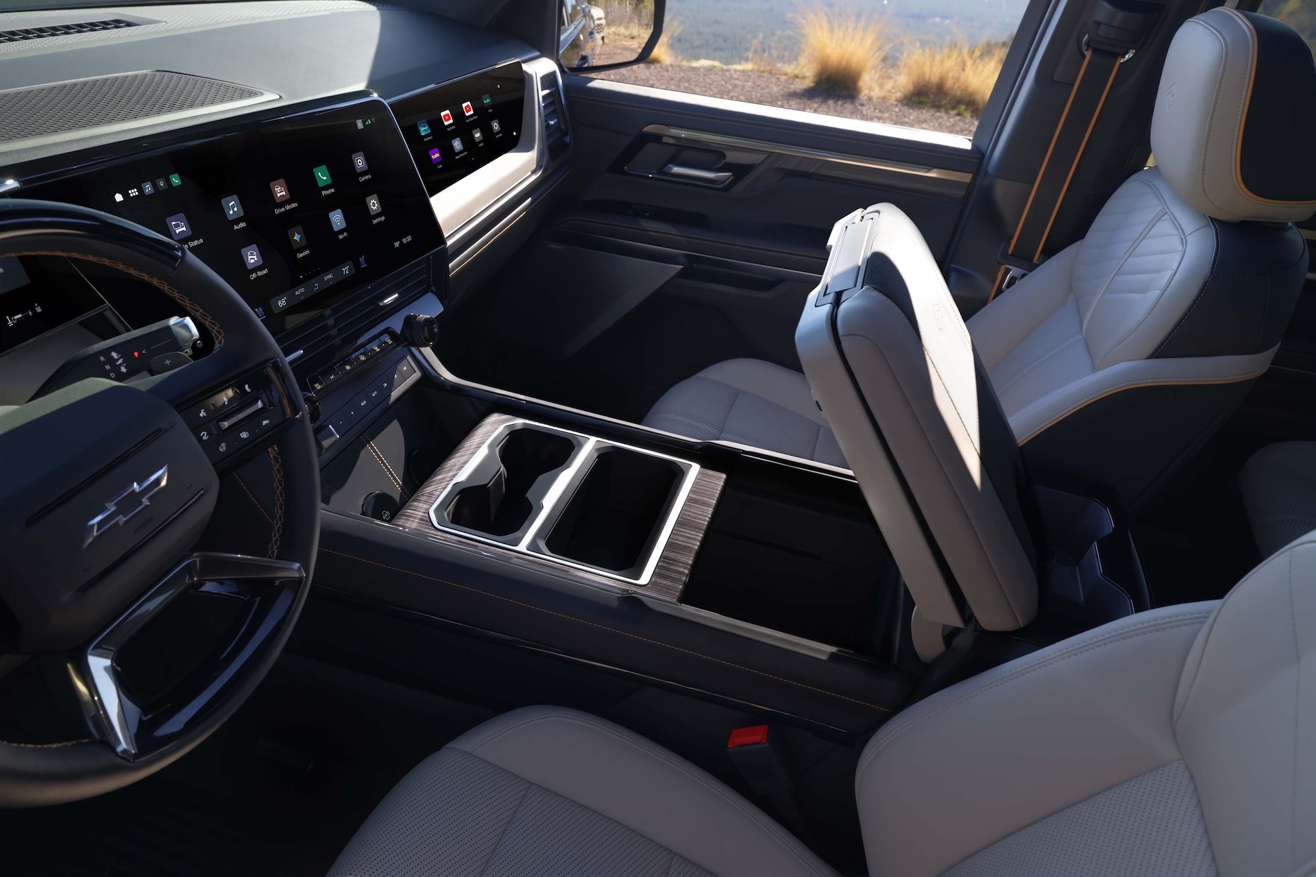 MY27_Chevrolet_Silverado_High%20Country_Multi-Flex.jpg