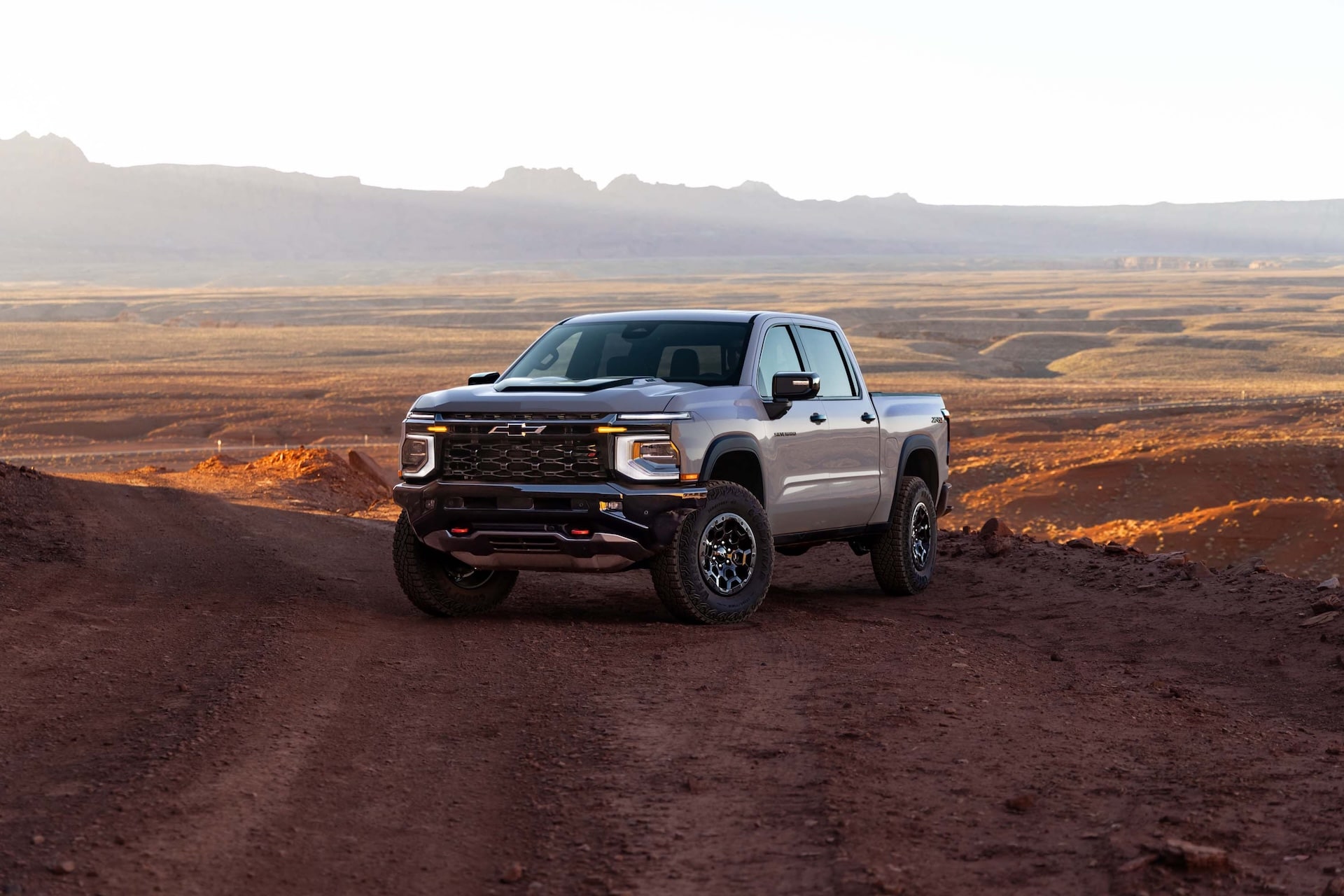 MY27 Chevrolet_Silverado_ZR2_Front 3-4.jpg