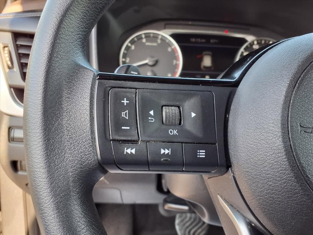 2023 Nissan Rogue SV - Photo 13