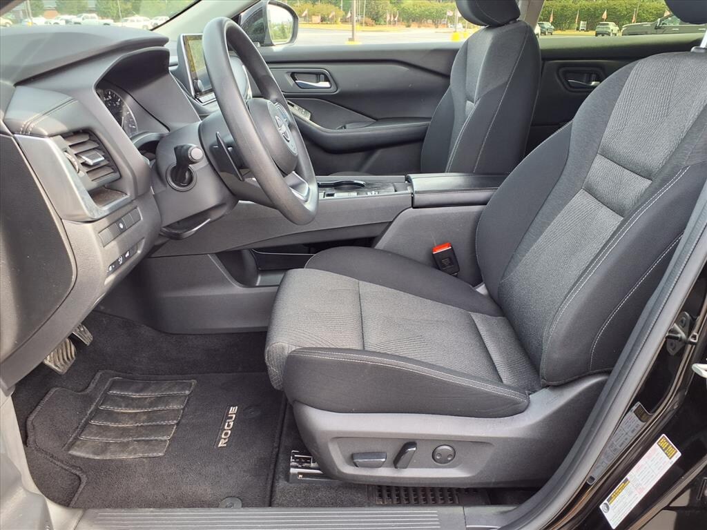 Used 2024 Nissan Rogue SV