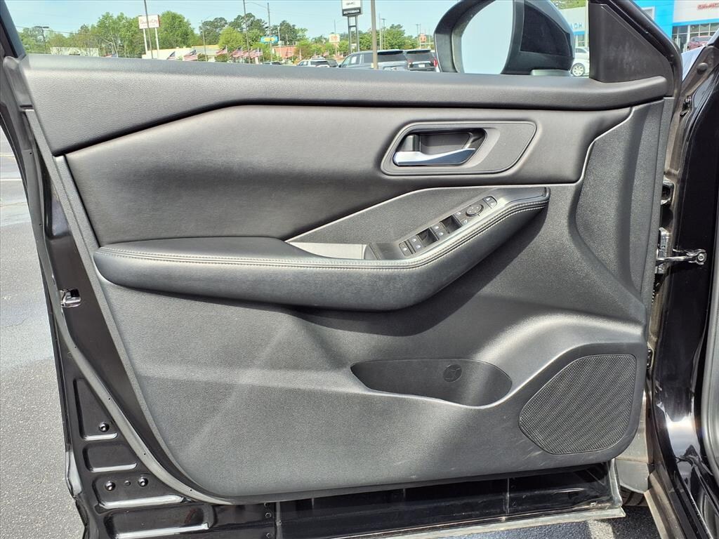 Used 2024 Nissan Rogue SV