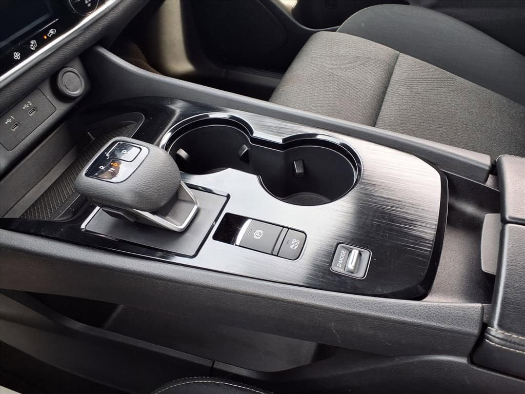 2024 Nissan Rogue SV - Photo 13