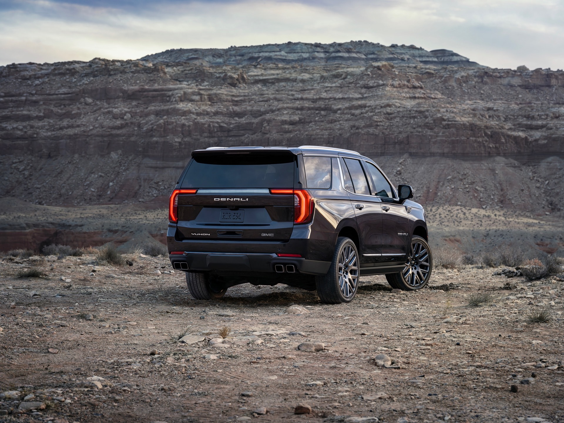 2025-gmc-yukon-denali-ultimate-005.jpg