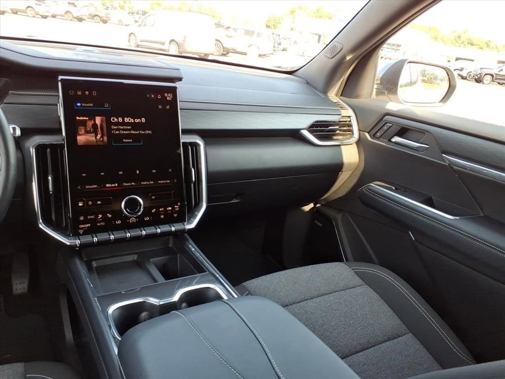 2025 GMC Acadia Elevation - Photo 28
