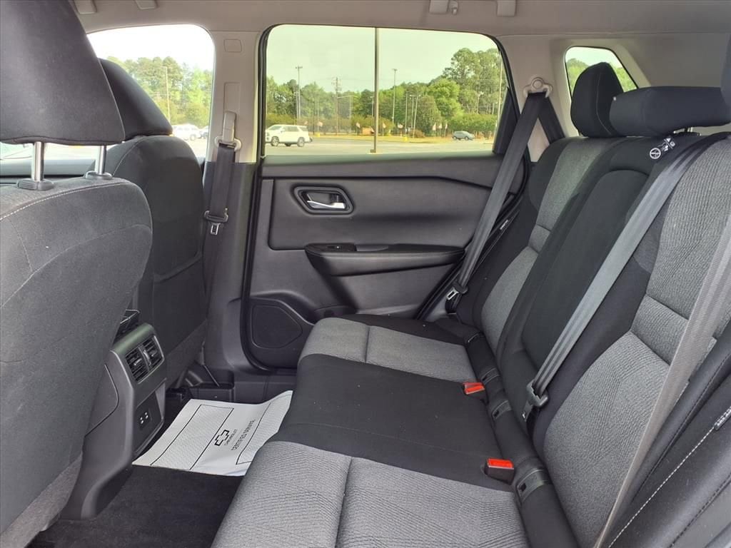 2024 Nissan Rogue SV - Photo 24