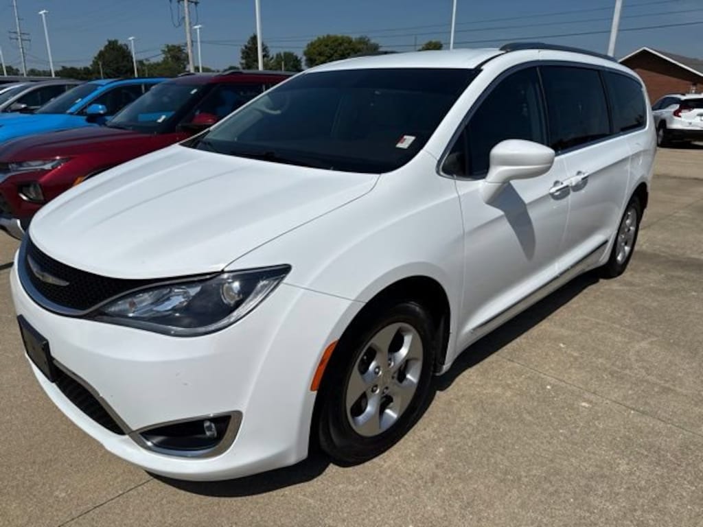 Used 2017 Chrysler Pacifica Touring-L Plus Van