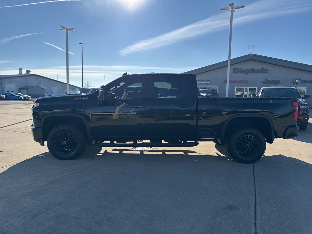 2021 Chevrolet Silverado 2500HD LTZ photo 3