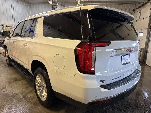 2023 Gmc Yukon XL SLT photo 2