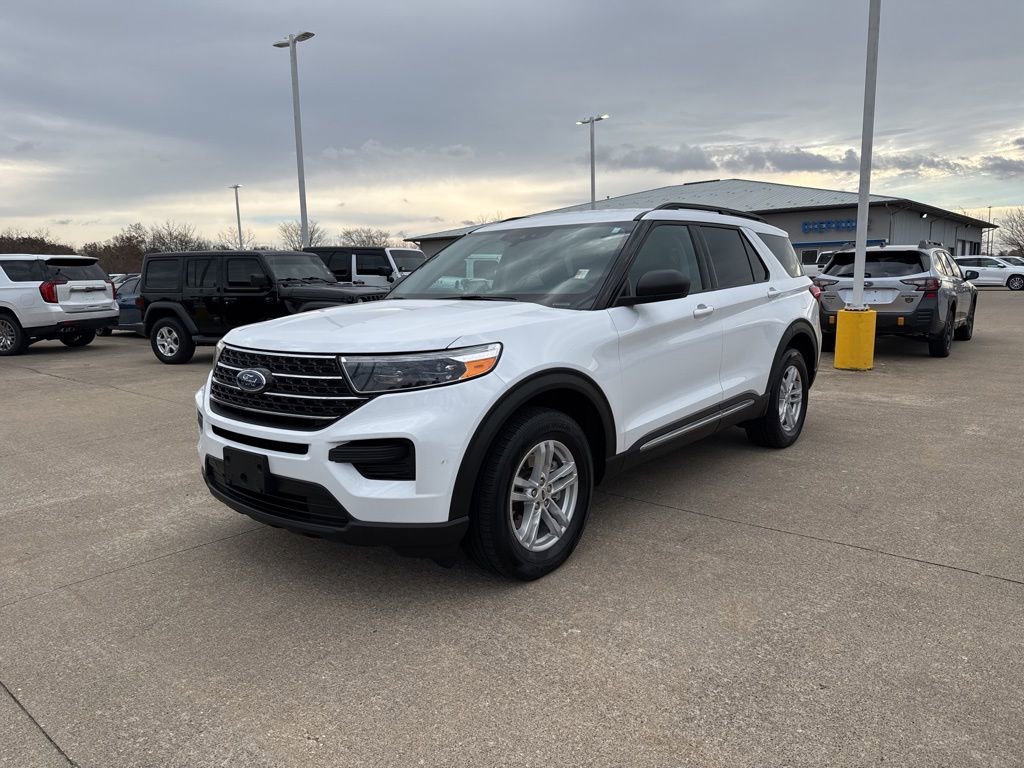 2021 Ford Explorer XLT photo 2