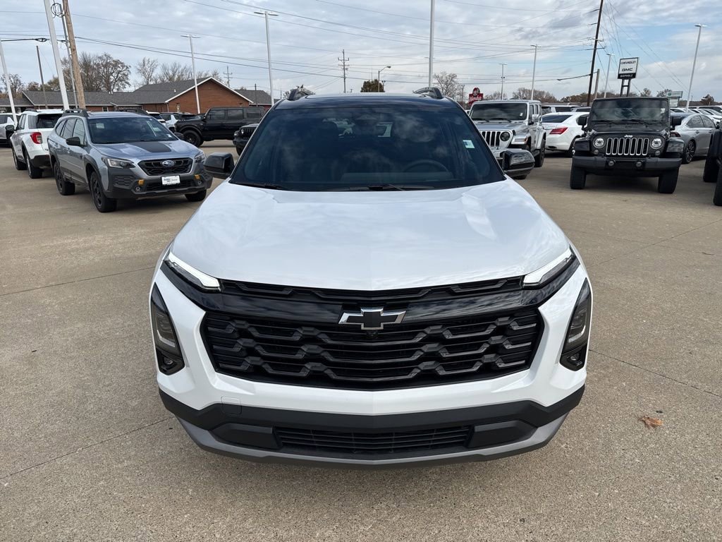 2026 Chevrolet Equinox LT photo 2