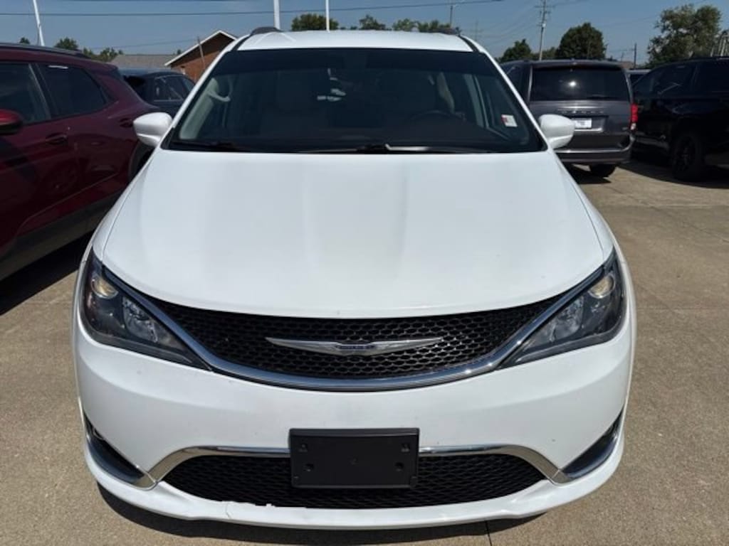 Used 2017 Chrysler Pacifica Touring-L Plus Van