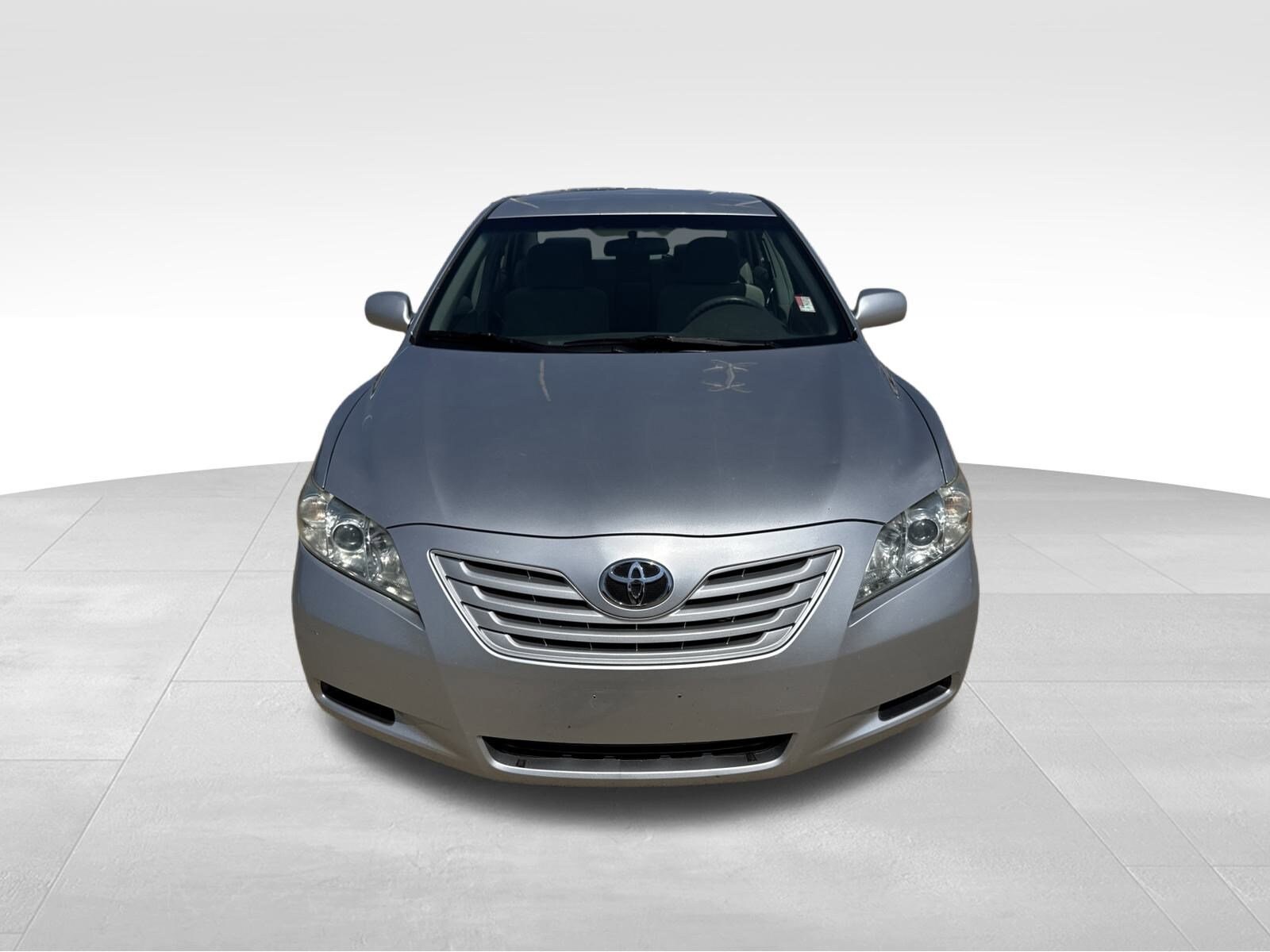 2009 Toyota Camry XLE photo 2
