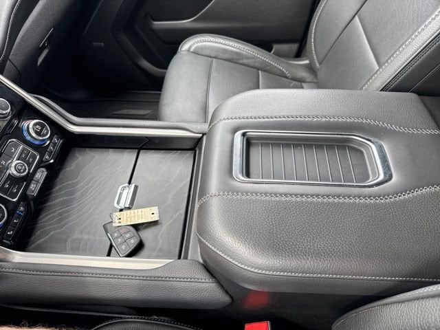 2022 GMC Yukon XL Denali - Photo 17