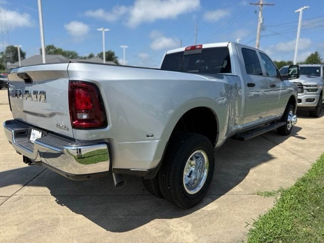 2026 RAM 3500 Tradesman - Photo 6