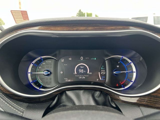 2022 Chrysler Pacifica Hybrid Limited - Photo 11
