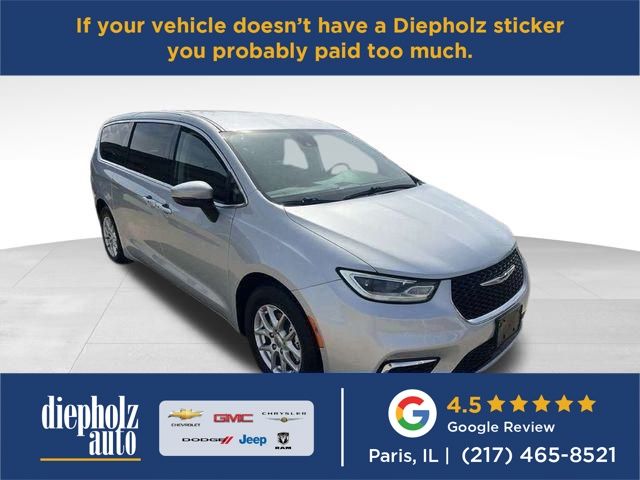 2023 Chrysler Pacifica Touring L's photo