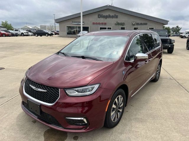 2022 Chrysler Pacifica Hybrid Limited - Photo 3
