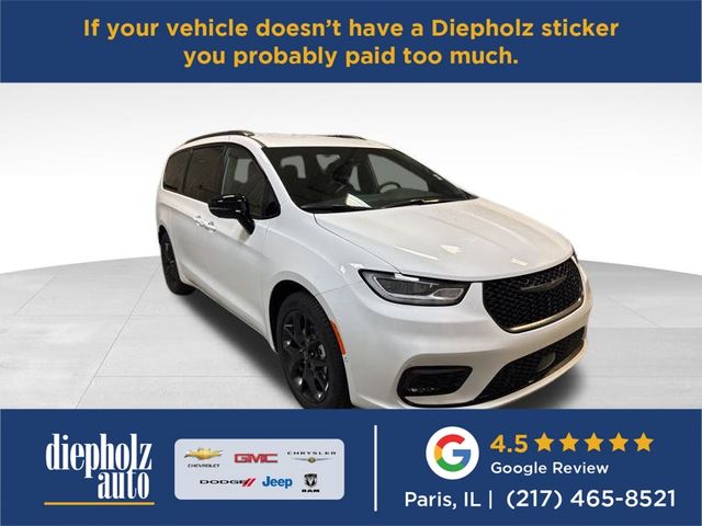 2026 Chrysler Pacifica Select's photo