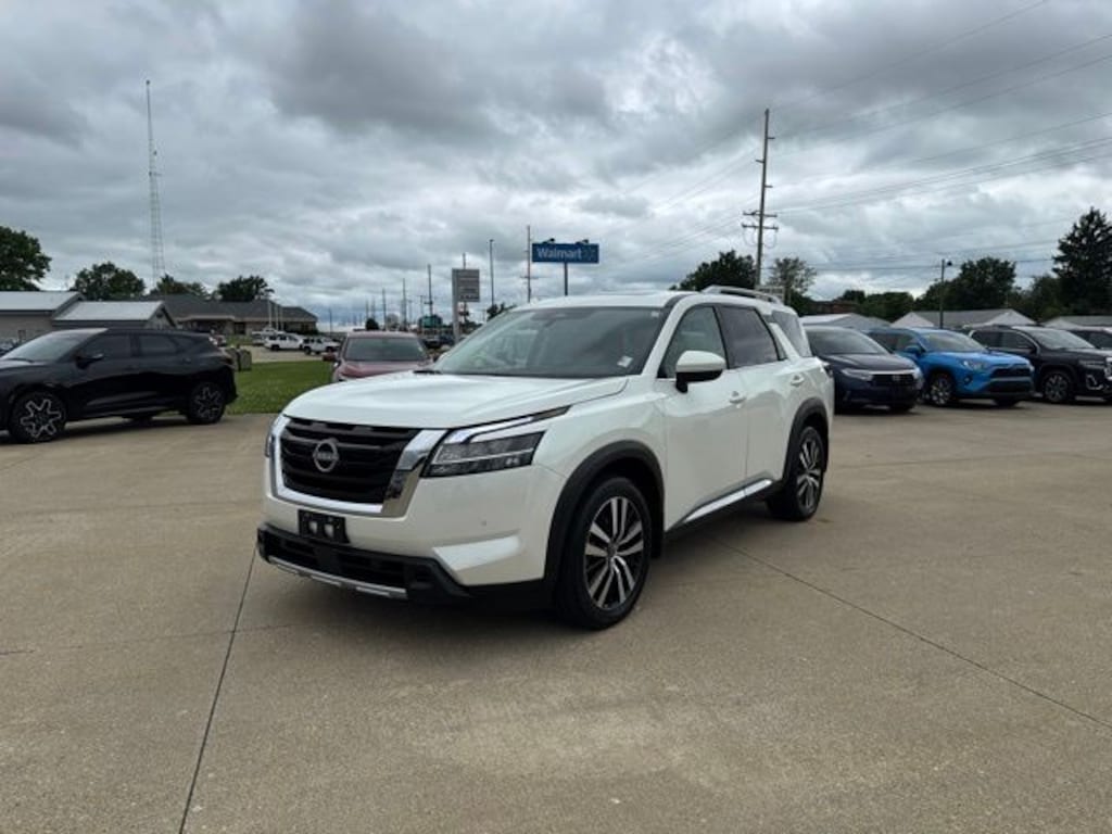 Used 2023 Nissan Pathfinder Platinum SUV