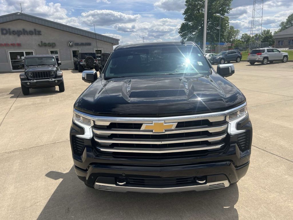 Used 2024 Chevrolet Silverado 1500 High Country with VIN 3GCUDJEL6RG461162 for sale in Paris, IL