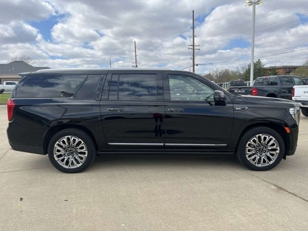 Used 2023 GMC Yukon XL Denali Ultimate SUV