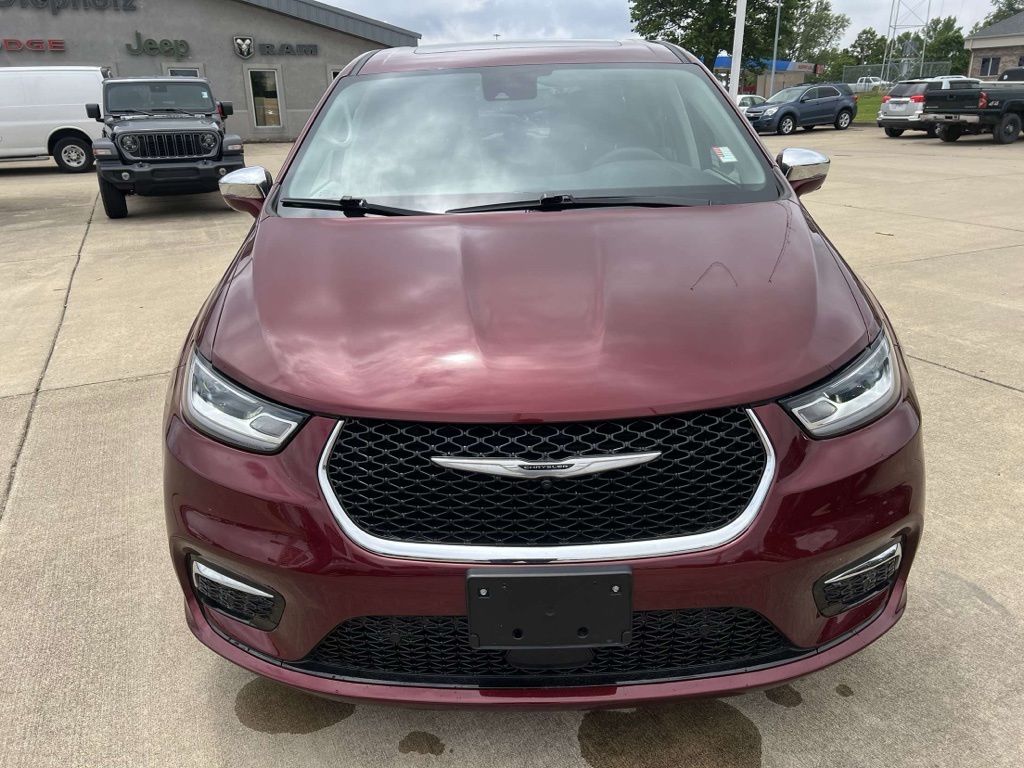Used 2022 Chrysler Pacifica Hybrid Limited with VIN 2C4RC1S74NR208152 for sale in Paris, IL